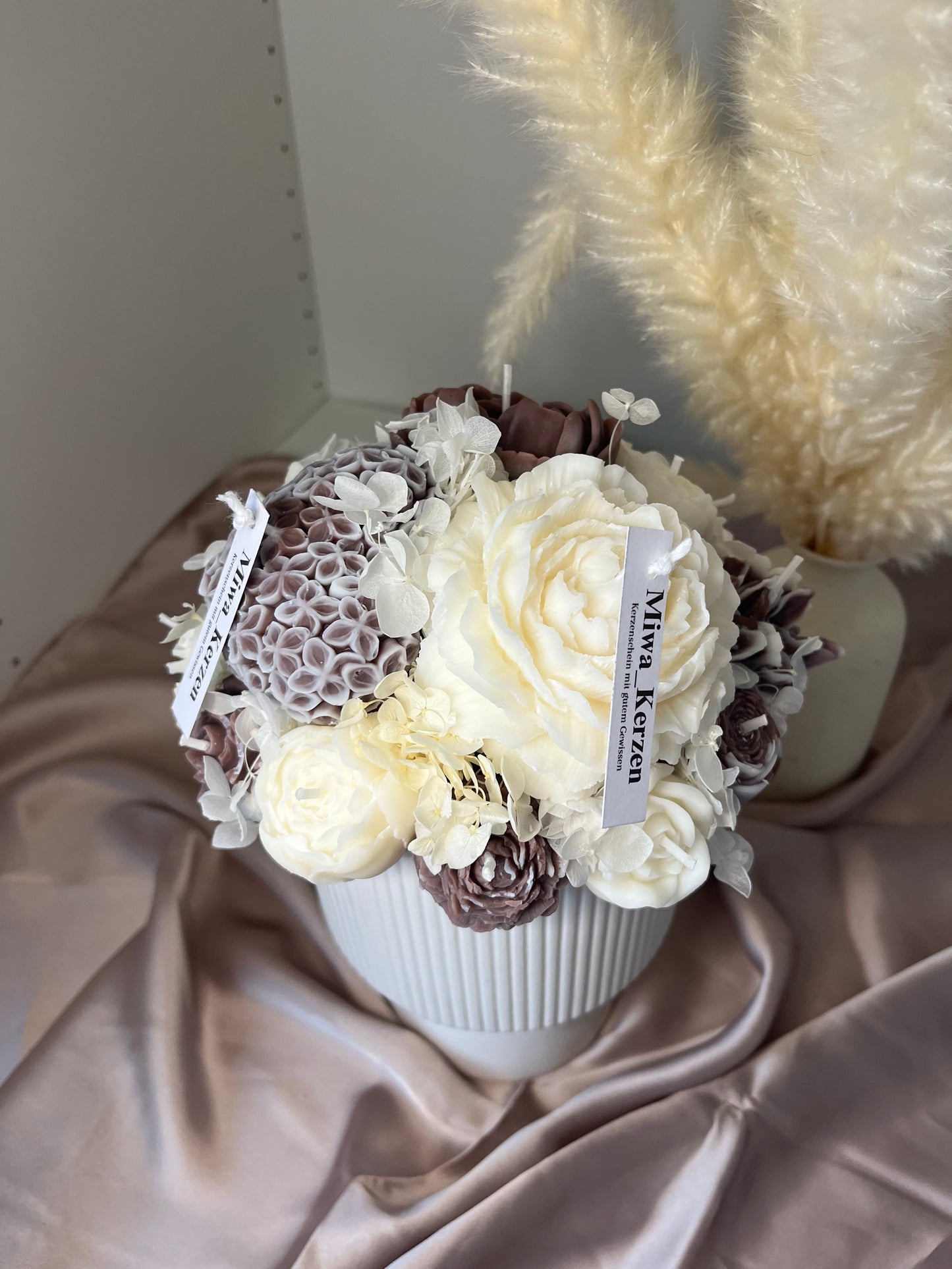 Blumenstrauss beige gross