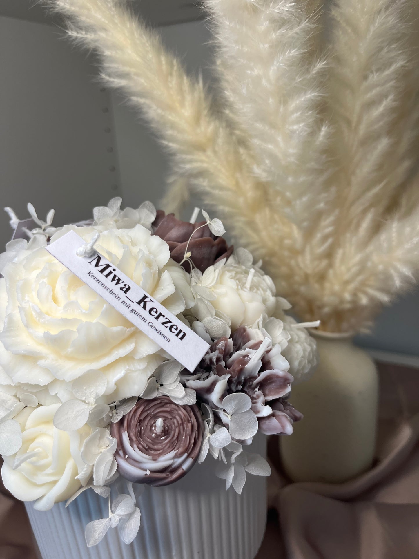 Blumenstrauss beige gross