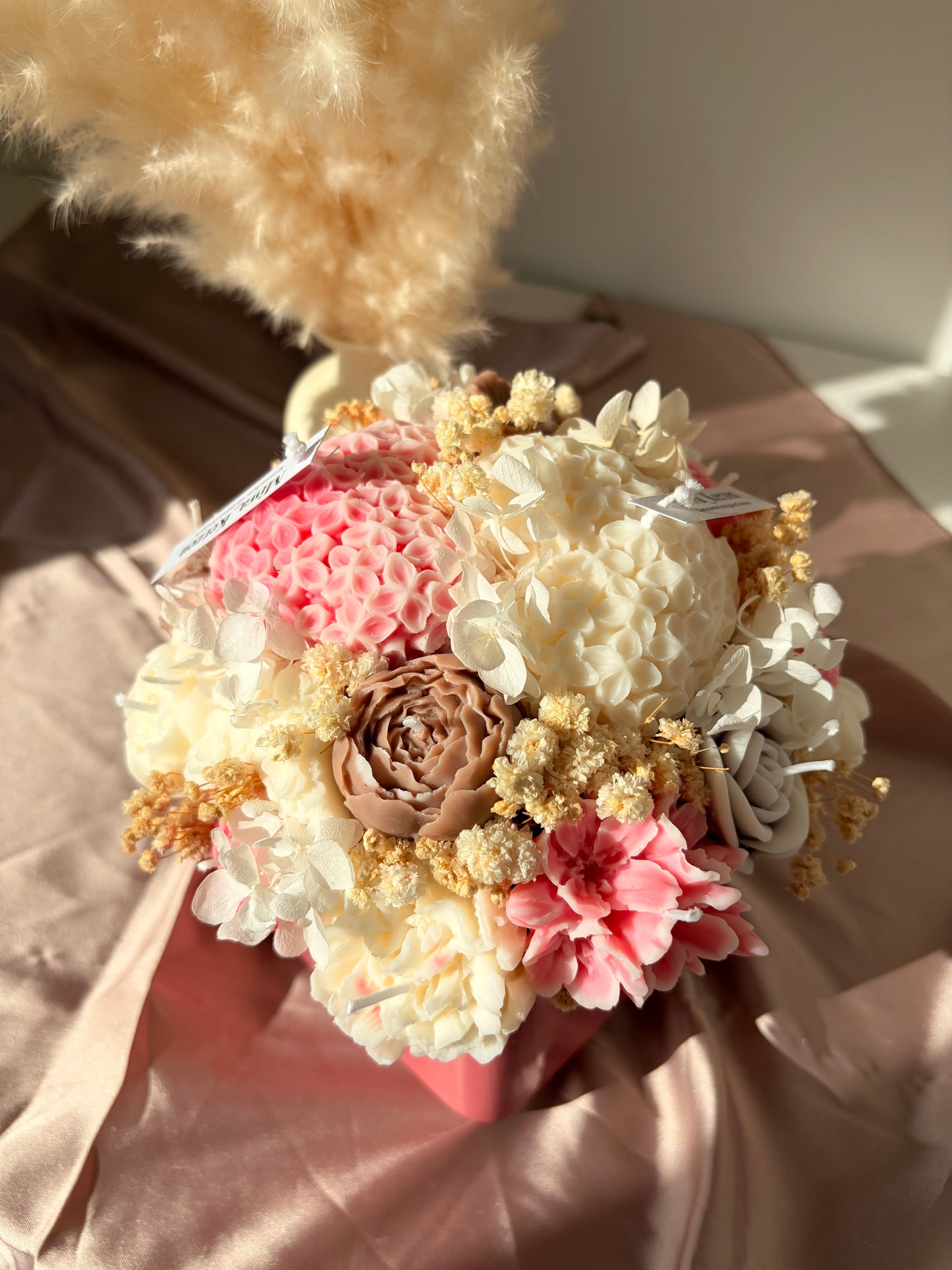 Blumenstrauss rosa beige